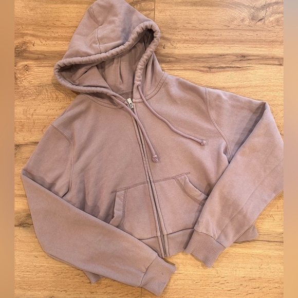 Tops - Hollister cropped zipper hoodie